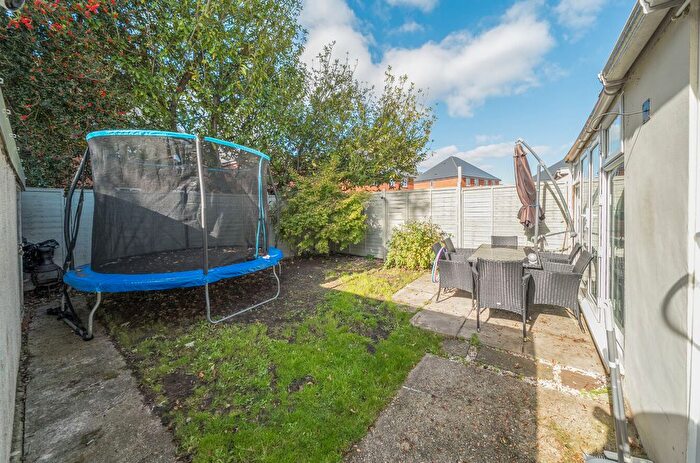 3 Bedroom Semi-Detached House For Sale In Whites Road, Southampton, Hampshire, SO19