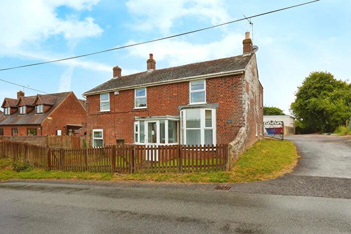 3 Bedroom Detached House For Sale In Glue Hill, Sturminster Newton, Sturminster Newton, DT10