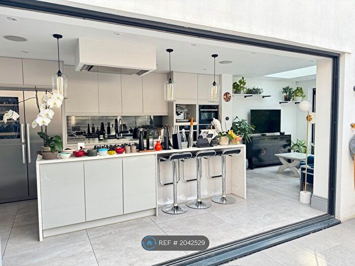 3 Bedroom Semi-Detached House To Rent In Lynton Avenue, London, W13