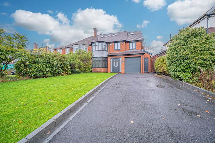4 Bedroom Semi-Detached House For Sale In Stonor Park Road, Solihull, B91
