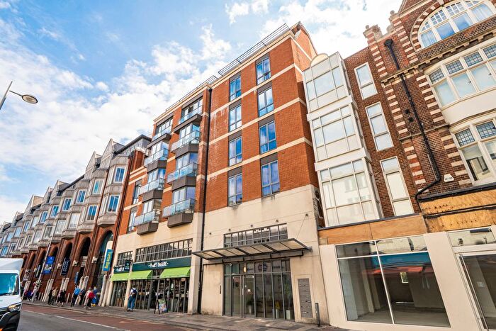 2 Bedroom Flat For Sale In High Street, Ealing, London, W5