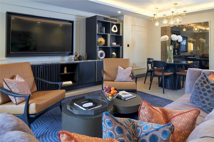 2 Bedroom Flat To Rent In Hyde Park Gate, Kensington, SW7