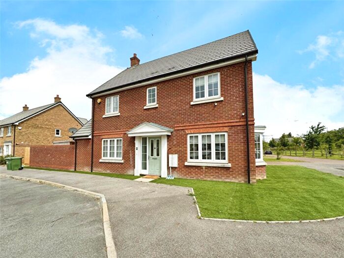 4 Bedroom Detached House For Sale In Quilters Yard, Rainham, Kent, ME8