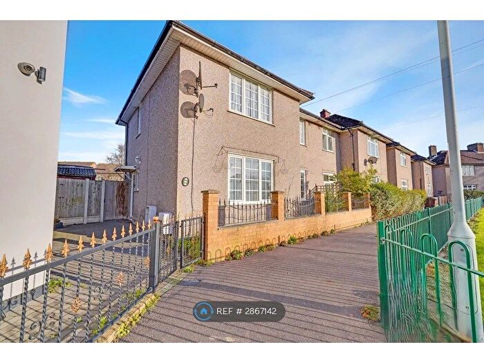 4 Bedroom Detached House To Rent In Mayesbrook Road, Dagenham, RM8