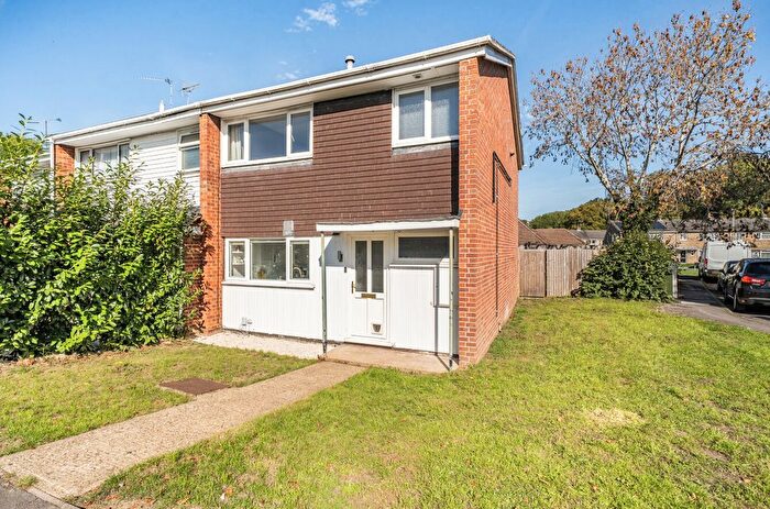 3 Bedroom End Of Terrace House For Sale In Hawkins Way, Wokingham, Berkshire, RG40