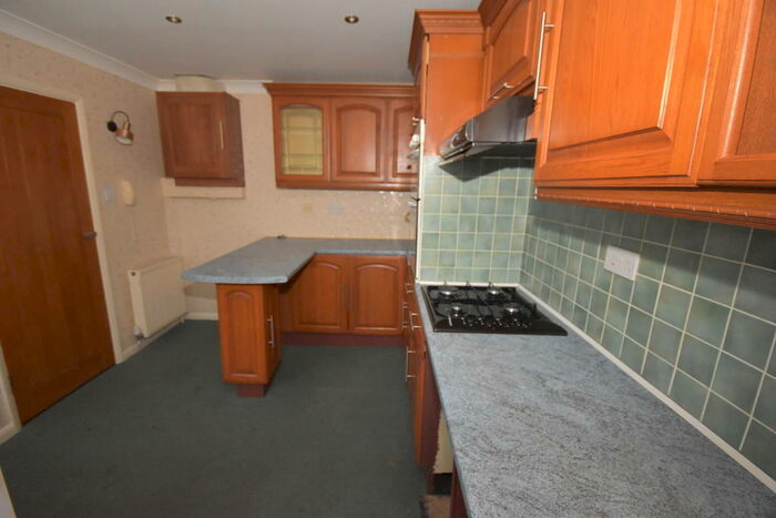 3 Bedroom Semi-Detached Bungalow For Sale In Somers Road, Prettygate, Colchester, CO3
