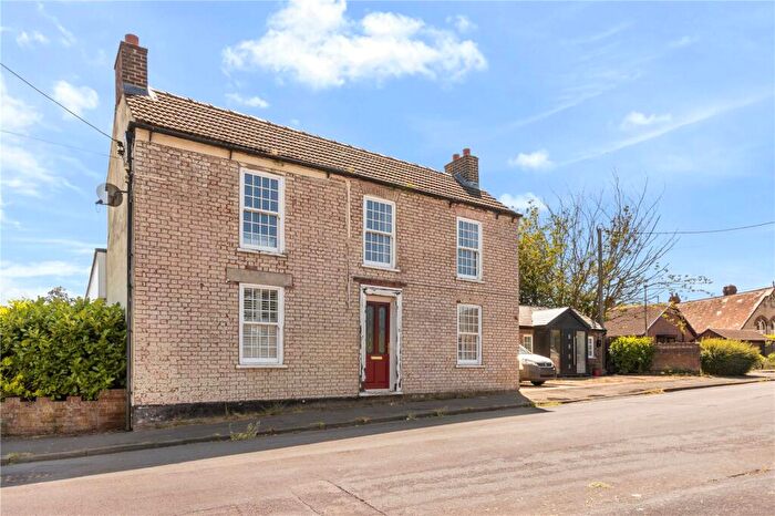 3 Bedroom Detached House For Sale In East Street, Hibaldstow, Brigg, DN20