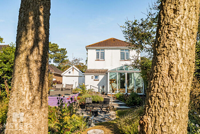3 Bedroom Detached House For Sale In Manor Avenue, Alderney, Poole, BH12