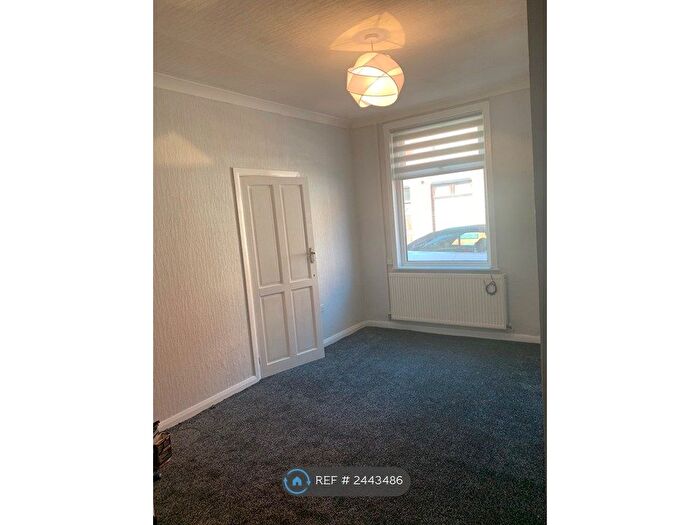 1 Bedroom Flat To Rent In Promenade Street, Heywood Rochdale, OL10