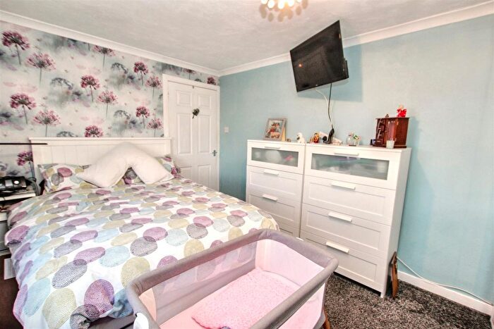 3 Bedroom End Of Terrace House For Sale In Cameron Road, Carluke, ML8