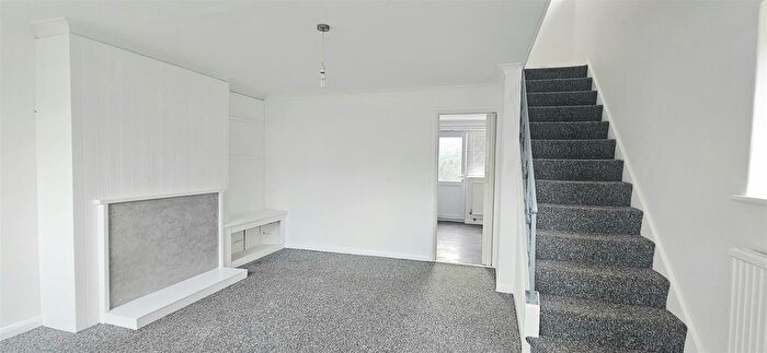 3 Bedroom Semi-Detached House To Rent In Holly Close, Broadstairs, CT10