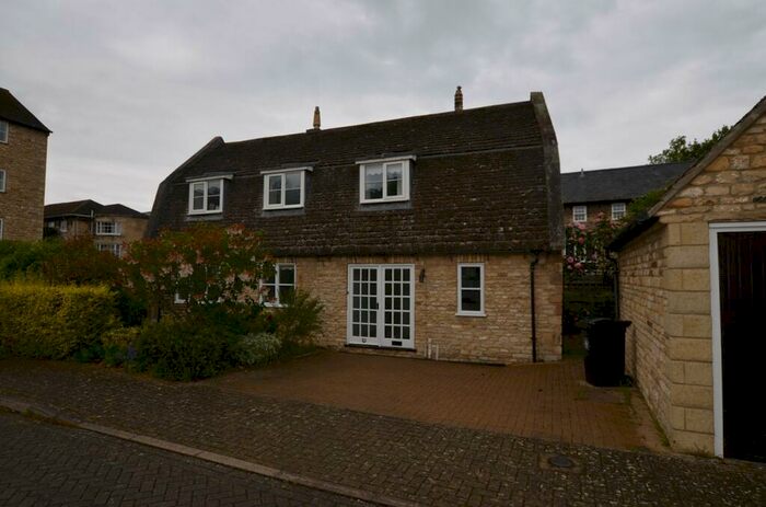 3 Bedroom Detached House To Rent In Lambert Mews, Stamford, PE9