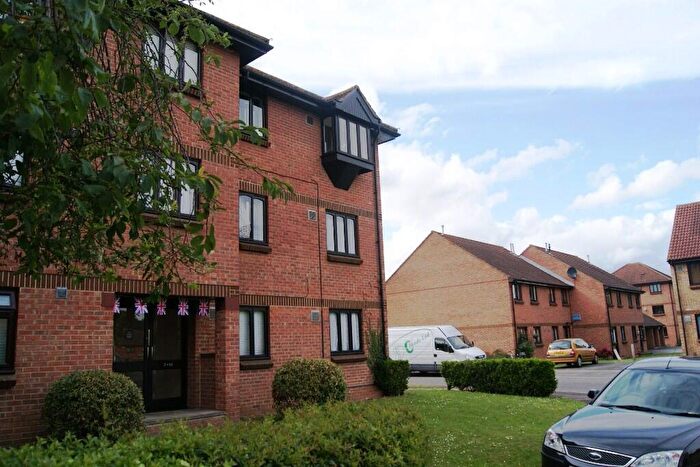2 Bedroom Apartment To Rent In Vicarage Way, Colnbrook, Berkshire, SL3