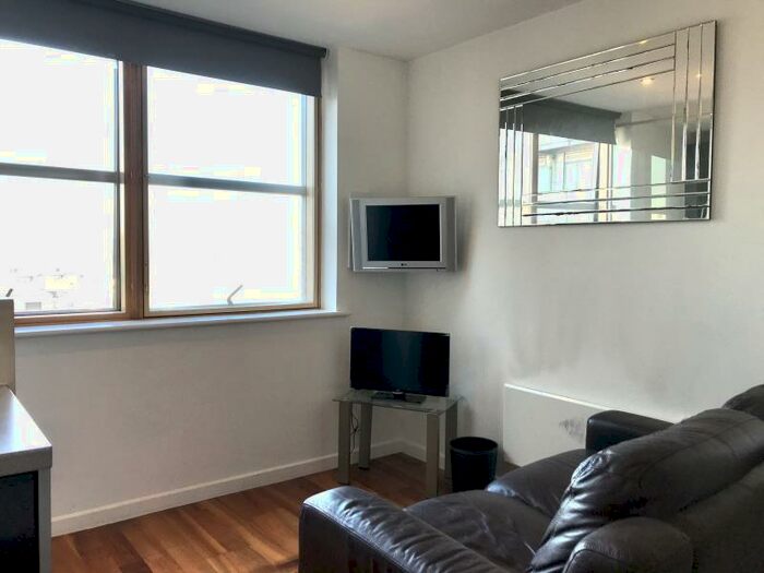 Flat To Rent In West Point, Wellington Street, LS1