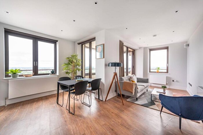 2 Bedroom Flat To Rent In Park Lane, Wembley, HA9