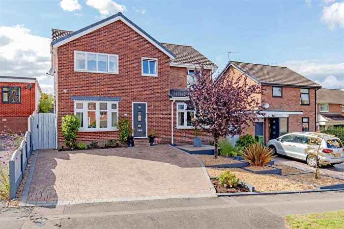 5 Bedroom Detached House For Sale In Moorland View Road, Walton, Chesterfield, S40