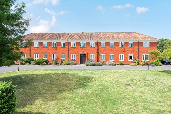 1 Bedroom Flat For Sale In Bakersgate Gardens, Pirbright, GU24
