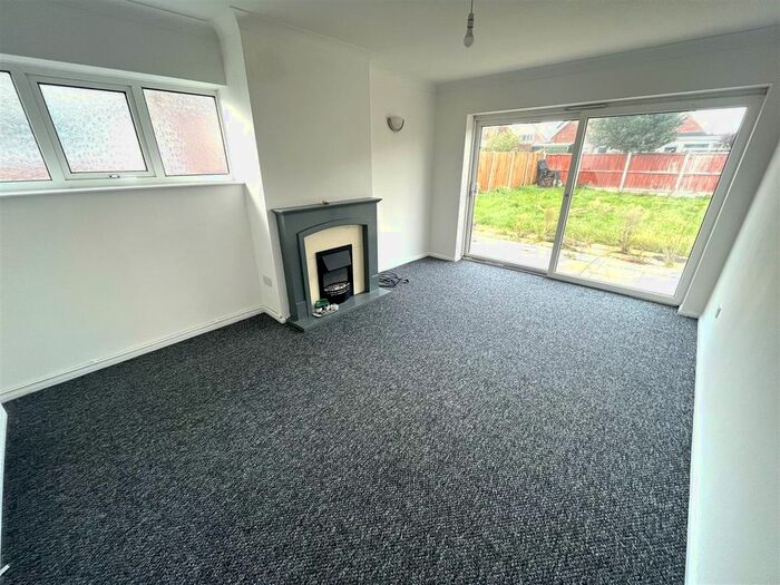 2 Bedroom Detached Bungalow To Rent In Norfolk Avenue, Holland-On-Sea, Clacton-On-Sea, CO15