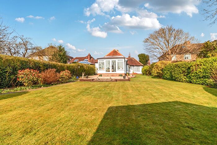 3 Bedroom Bungalow For Sale In Pinkneys Road, Maidenhead, SL6