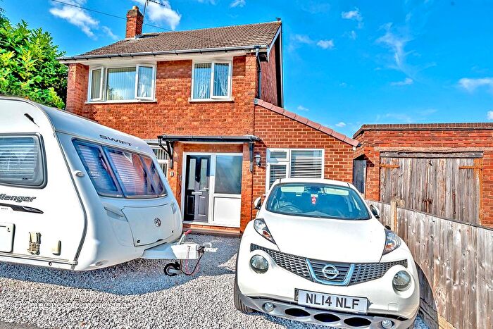 3 Bedroom Detached House For Sale In Welbeck Drive, Walsall, WS4