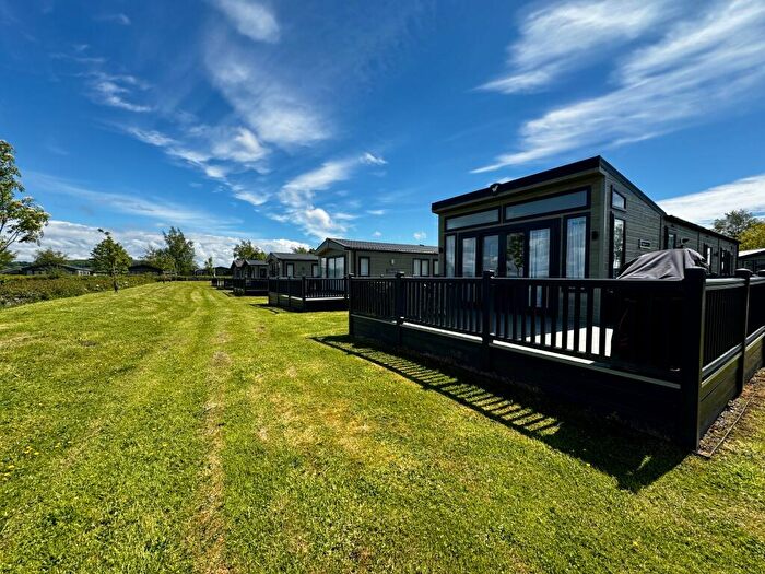 2 Bedroom Lodge For Sale In Gilpin Way, Lakesway Lodge Park, LA8