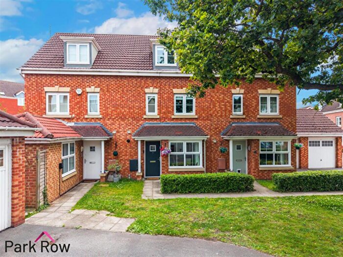 4 Bedroom Terraced House For Sale In The Bales, South Milford, Leeds, LS25