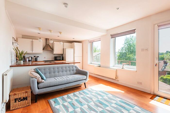 2 Bedroom Flat For Sale In Claremont Road, Bristol, BS7