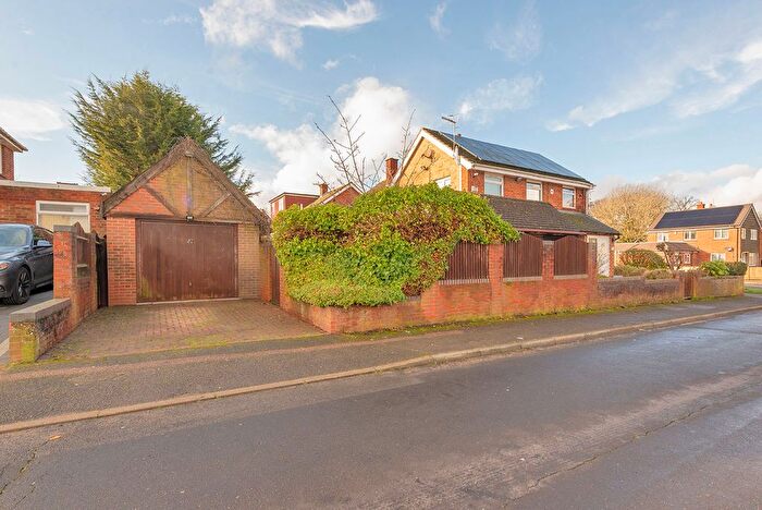 3 Bedroom Semi-Detached House For Sale In Greenfrith Drive, Tonbridge, TN10