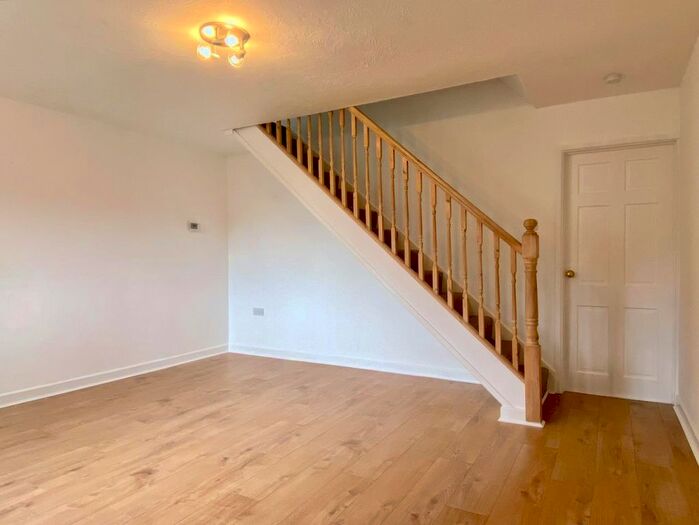 3 Bedroom Terraced House To Rent In Vivian Court, Sketty, Swansea, SA2