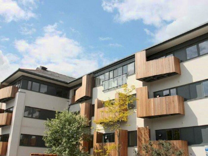 1 Bedroom Flat To Rent In Horsham Gates, North Street, RH13