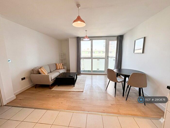1 Bedroom Flat To Rent In Apollo Court, London, E15
