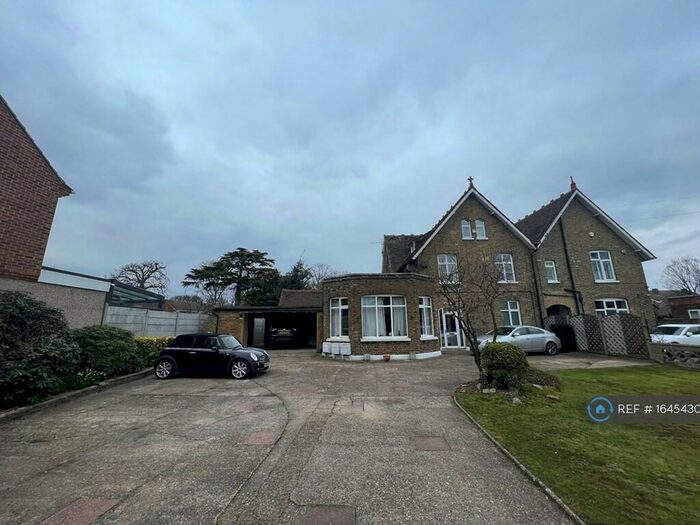 2 Bedroom Flat To Rent In The Grange, Belvedere, DA17