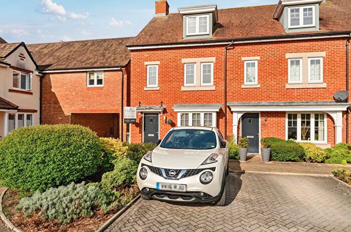 3 Bedroom Detached House To Rent In Field Place, Havant, PO9