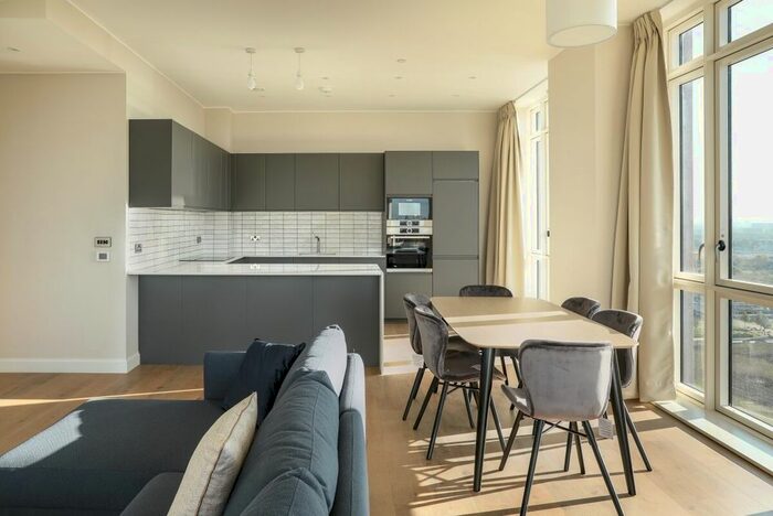 3 Bedroom Flat To Rent In Zinc Street, London, E15