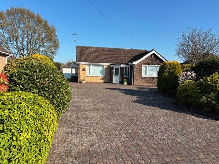 2 Bedroom Detached Bungalow To Rent In Sudbury Close, Lincoln, LN6