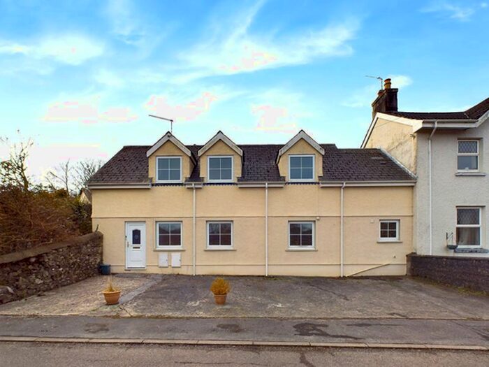 1 Bedroom Flat To Rent In Old Llansteffan Road, Johnstown, Carmarthen, SA31