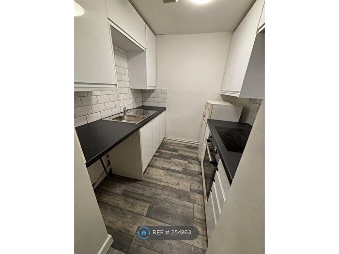 1 Bedroom Flat To Rent In Eastbrook Place, Dover, CT16