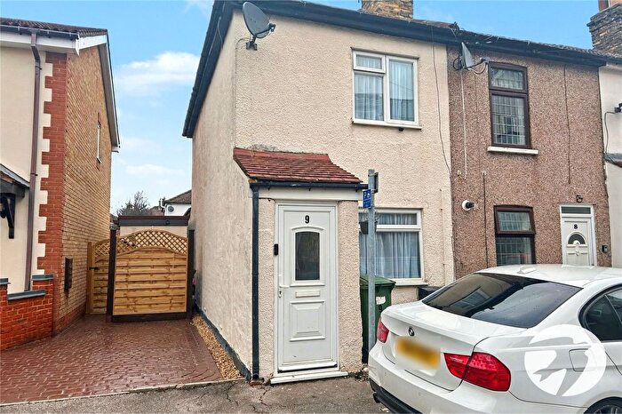 2 Bedroom End Terrace House For Sale In East Road, Welling, Kent, DA16