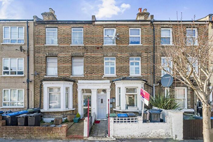 1 Bedroom Flat For Sale In Queen Mary Road, Crystal Palace, London, SE19