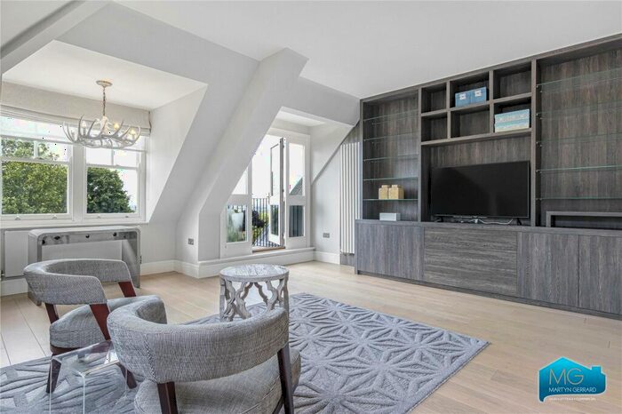 3 Bedroom Apartment To Rent In Lyndhurst Road, Hampstead, London, NW3