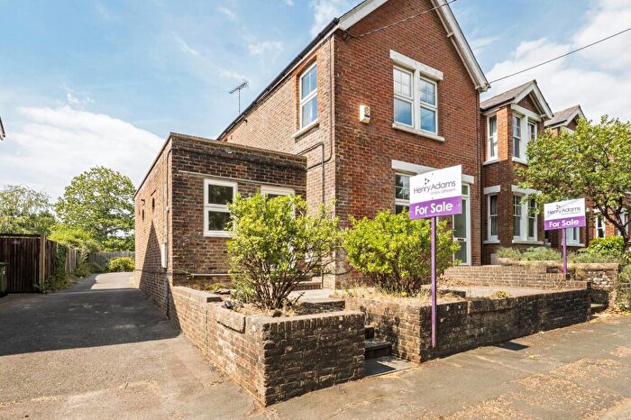 2 Bedroom Flat For Sale In London Road, Pulborough, RH20