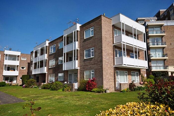 2 Bedroom Flat For Sale In Esplanade, Frinton-on-sea, CO13