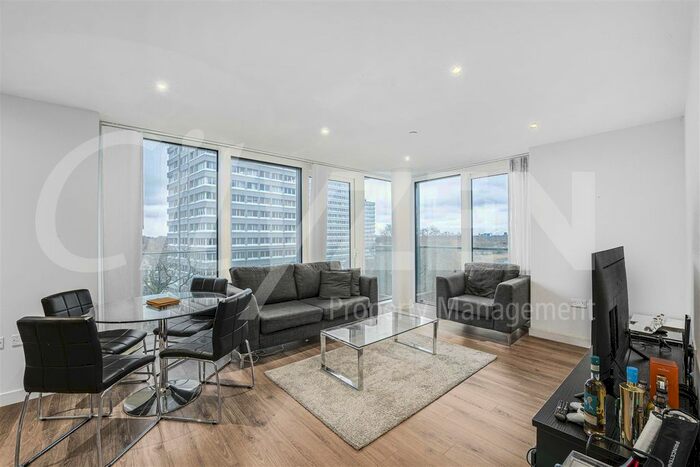 3 Bedroom Flat To Rent In Skylark Point, Newnton Close, London, N4