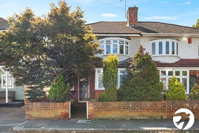 3 Bedroom Semi Detached House For Sale In The View, London, SE2