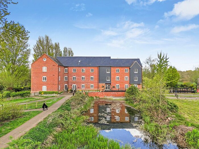 2 Bedroom Flat For Sale In Willow Lane, Stony Stratford, Milton Keynes, MK11