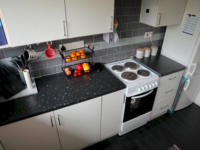 2 Bedroom Flat To Rent In Cherryleas Drive, Leicester, LE3