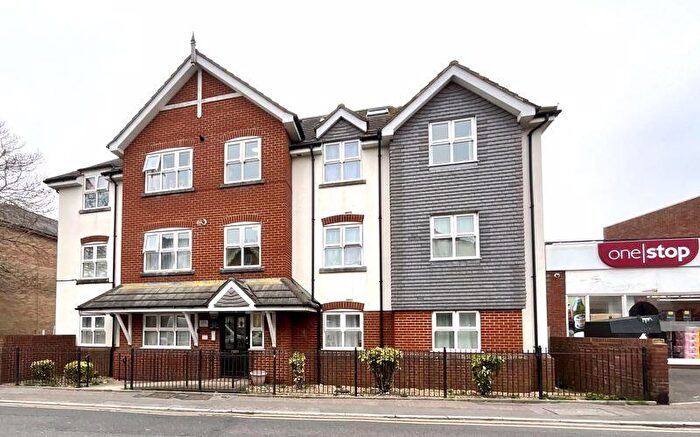 2 Bedroom Flat For Sale In - Seabourne Road, Pokesdown, BH5