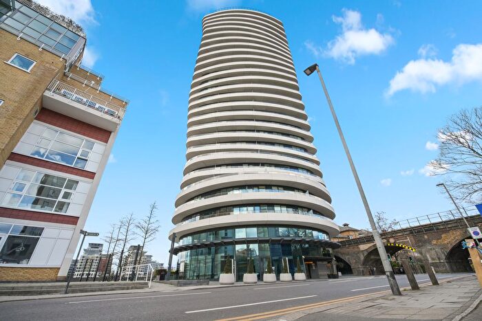 1 Bedroom Flat For Sale In Lombard Wharf, Lombard Road, London, SW11