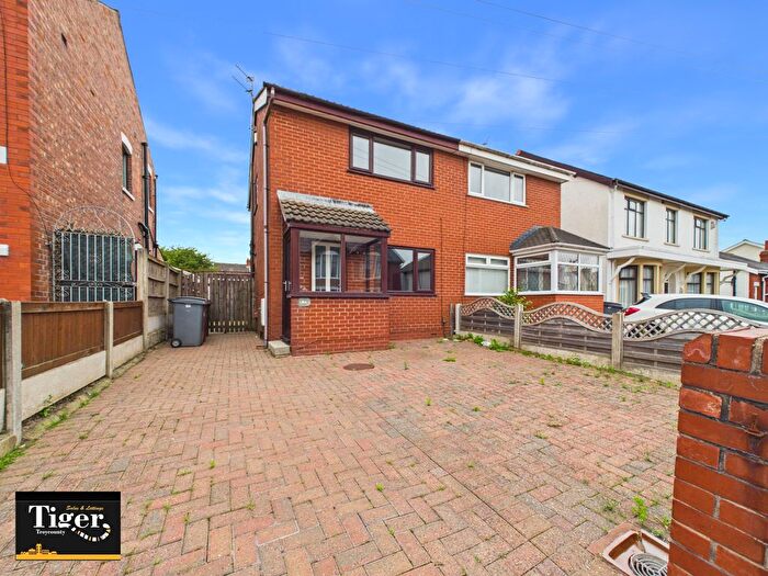 2 Bedroom Semi Detached House To Rent In George Avenue, Blackpool, FY4