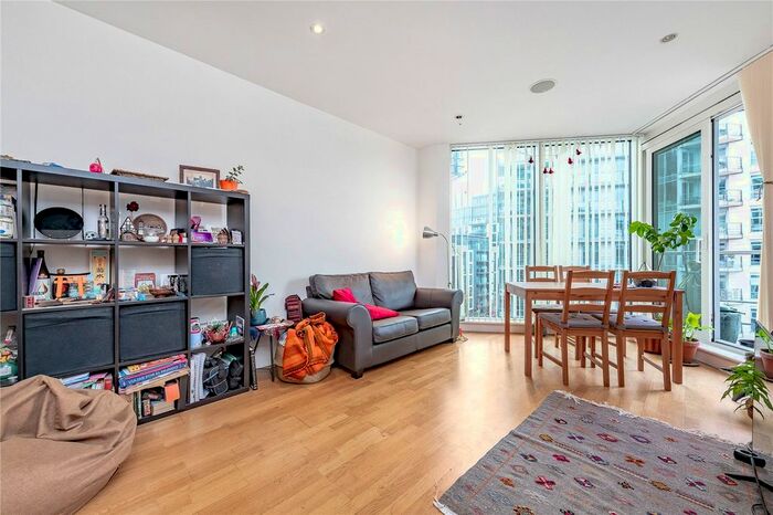 2 Bedroom Flat To Rent In Kingfisher House, Juniper Drive, SW18